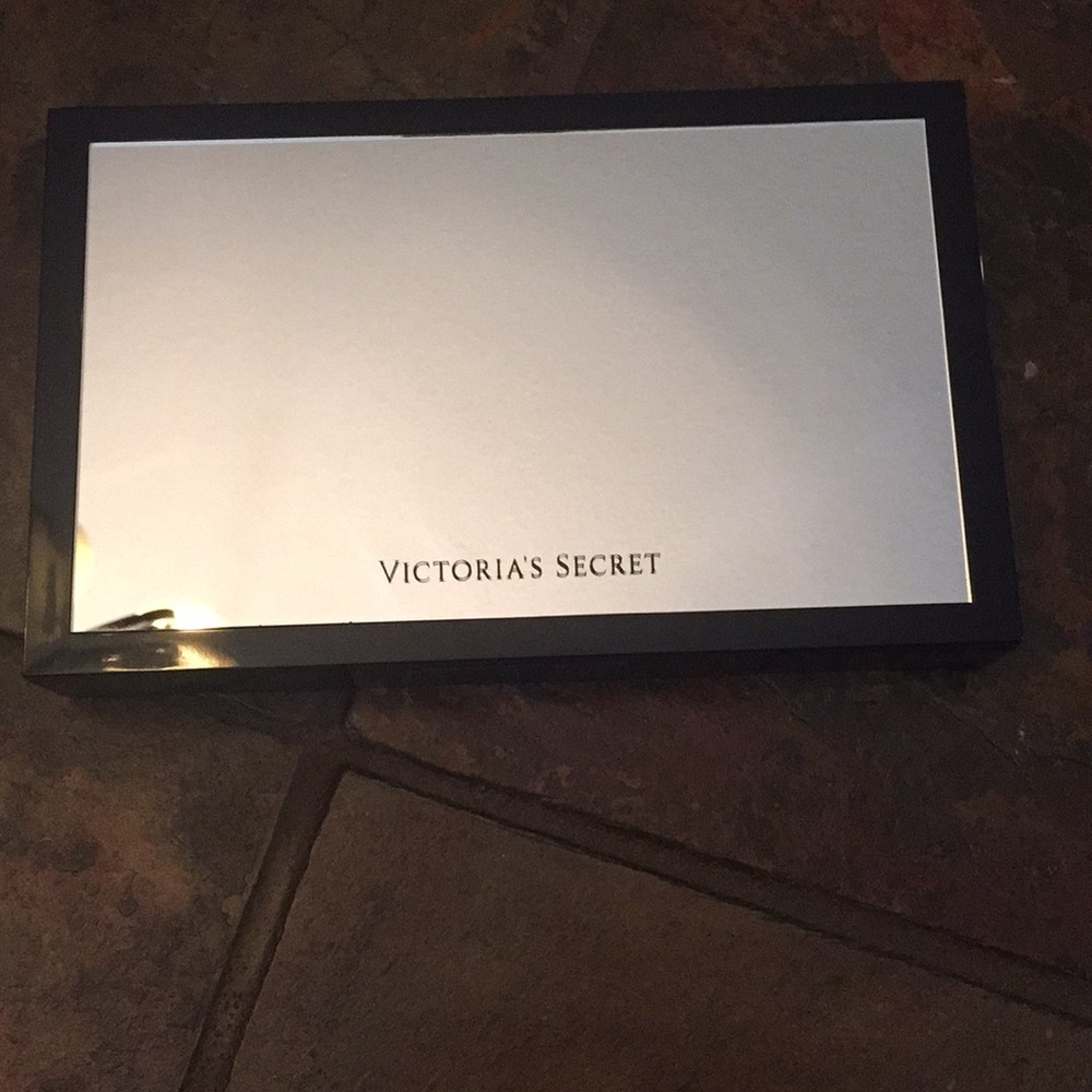 Victoria’s Secret Makeup Palette set